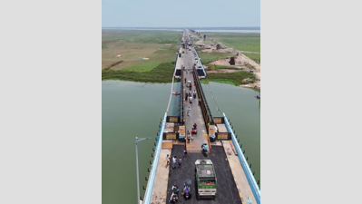 Five cops suspended after truck crosses Bailey bridge despite ban