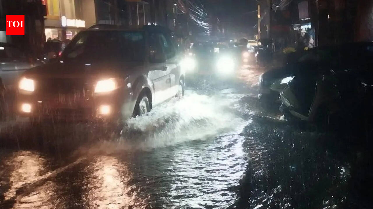RMC sets up 11 QRTs to remove waterlogging during monsoon