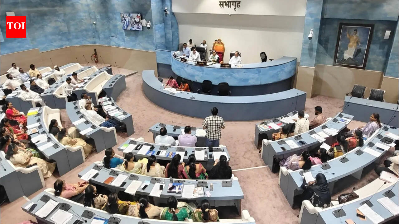 Pothole row triggers heated exchange between Shiv Sena, UBT in KDMC house; Congress leader questions civic apathy