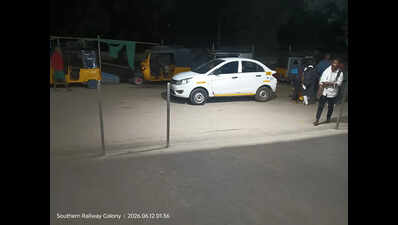 Auto-cab turf war leaves Madurai rail users walking for rides