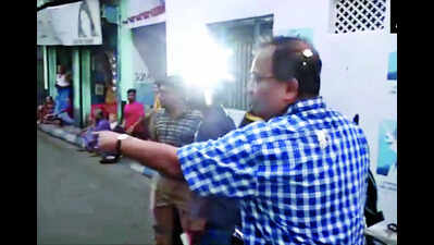 After attack on Kunal, cops make 1st dim-ocracy arrests