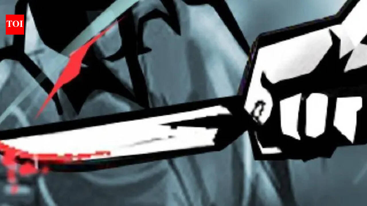 16-year-old girl stabbed in neck after rejecting youth’s love proposal; accused held, knife recovered