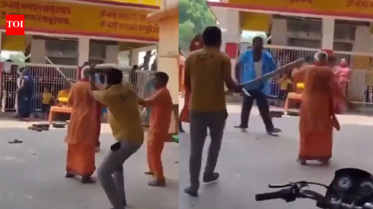 Priests clash over rituals, offerings at Baba Mahendranath Temple in UP; watch viral video