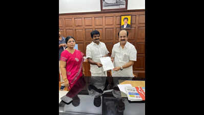 Ex-minister Vijayabaskar quits AIADMK, resigns MLA post