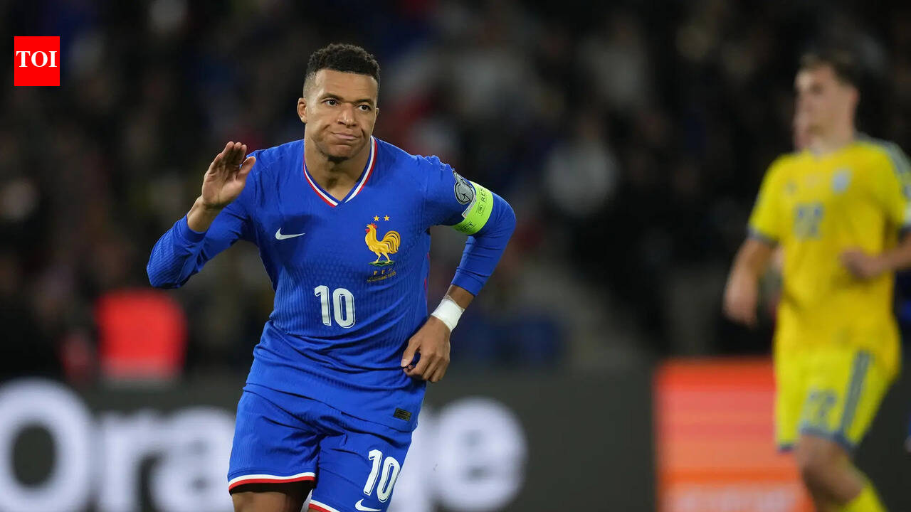 FIFA WC Live: France 0-0 Senegal; Kylian Mbappé, Sadio Mané in action