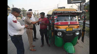 Zirakpur police cracks down on wrong-side driving, overloaded autos; 44 challaned