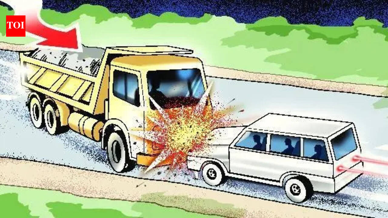 Ganja smugglers’ highway escape ends in tragedy; 1 dead, 26kg contraband seized near Vijayawada
