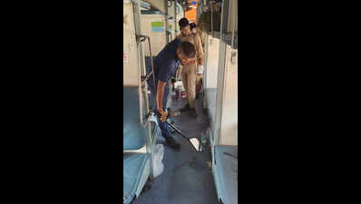 ​Bomb alert on Rapti Sagar Express triggers security sweep​