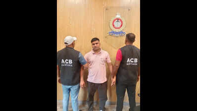 Sub-inspector caught taking Rs 20,000 bribe to settle cyber case