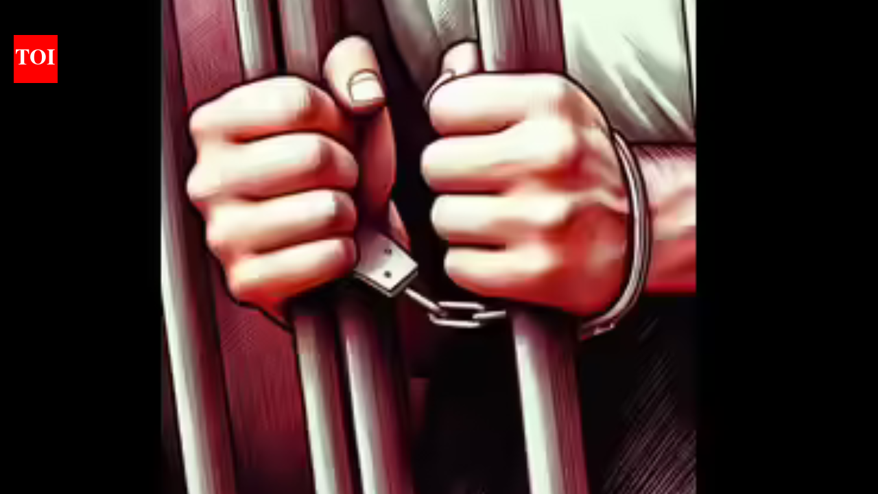 HIV+ woman among 4 held in MP sex racket