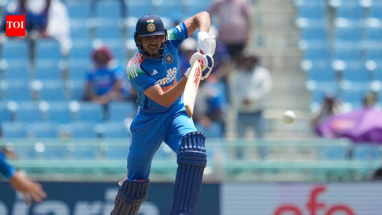 2nd ODI Live: Gill and Kishan rebuild after Rohit's wicket