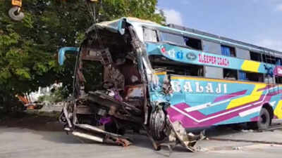 6 killed, 20 injured as bus rams parked truck on Vadodara highway