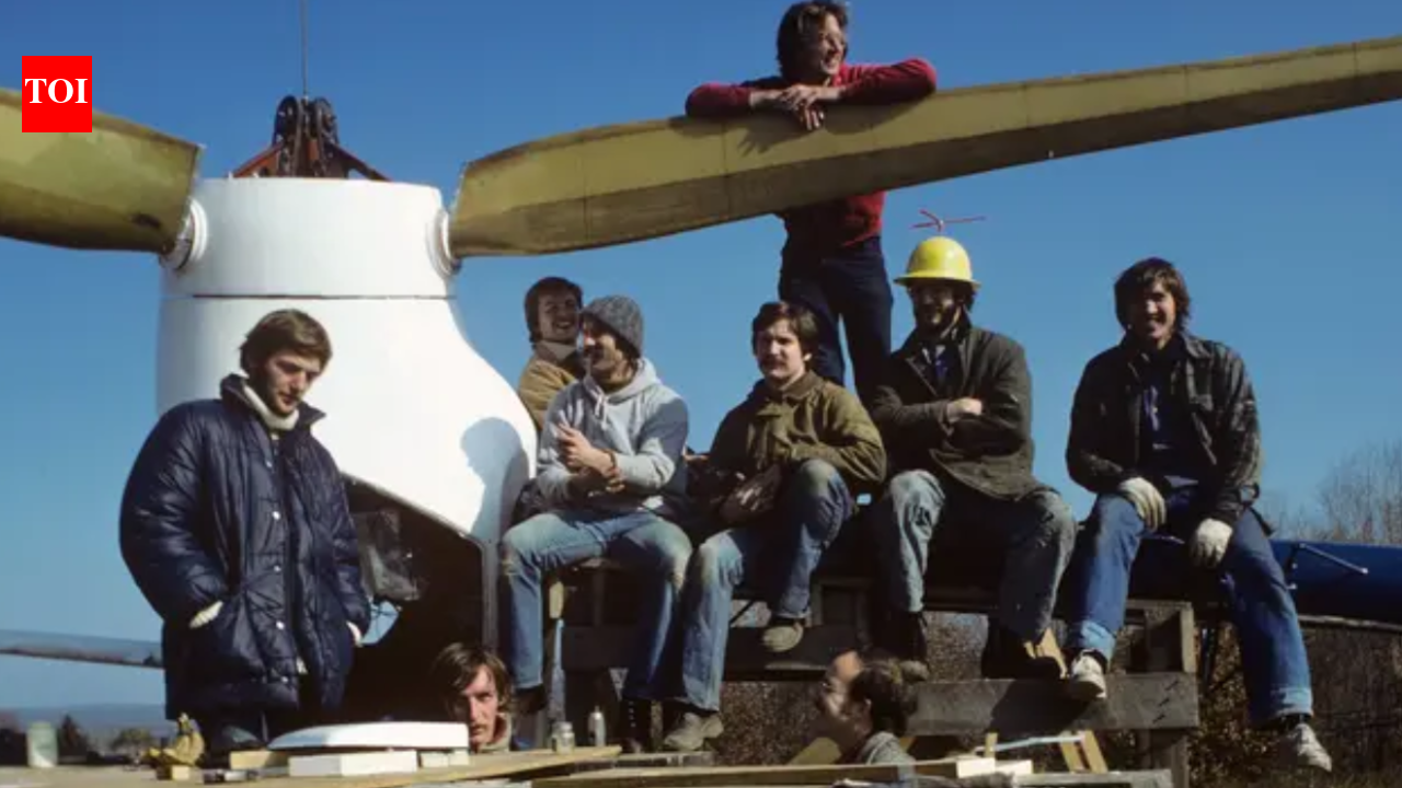 Scientists and students built a wind turbine on a Massachusetts hill in 1976, and helped turn a fringe idea into a major industry