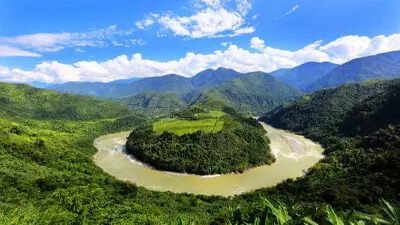 Scientists and water experts are watching the world’s biggest dam plan in Tibet, because the project could generate more power than the US does from hydropower in a year