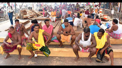 Puri chariot-makers halt work for 4 hrs after dispute over leftover wood