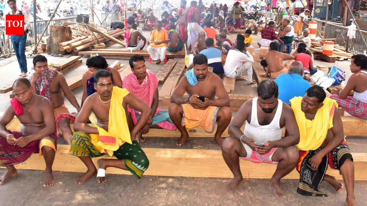 Dispute over leftover wood: Puri chariot artisans halt work for 4 hrs