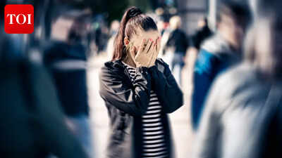 Psychology says these are the lesser-known signs of loneliness