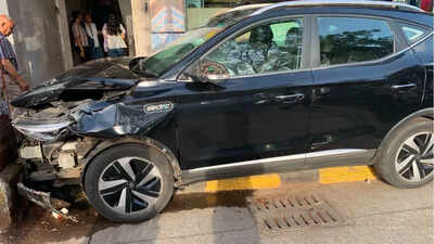  Woman killed, 2 injured after being hit by electric car in Ville Parle