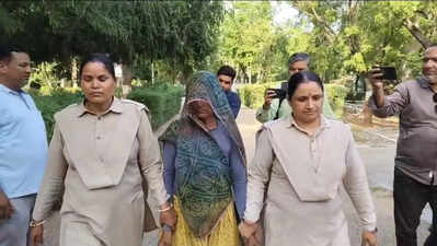 Neighbour woman arrested for killing 70yr old, chopping body to steal silver ornaments