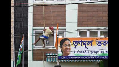 Trinamool HQ landlord enters bldg, starts clean-up to reclaim property