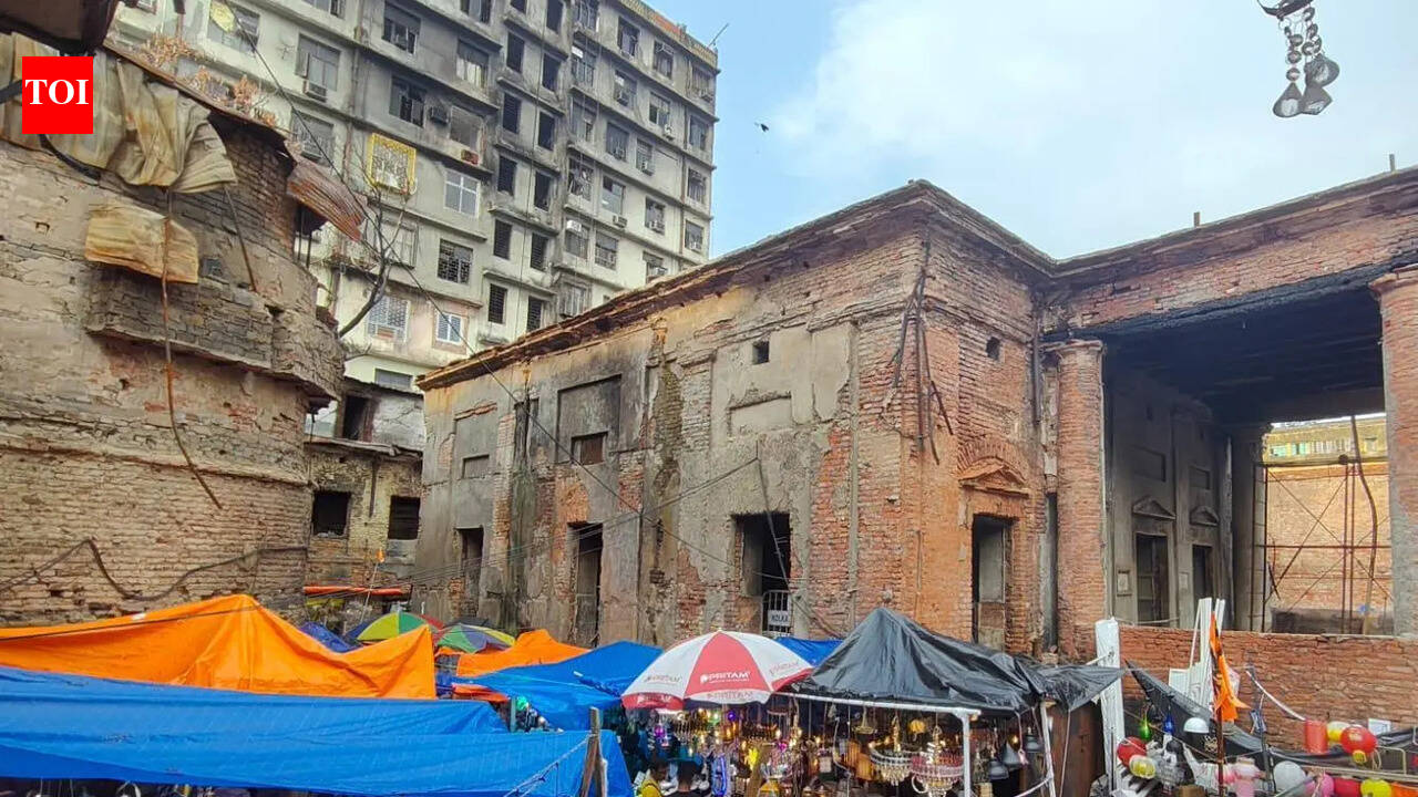Remove illegal stalls near city’s oldest fire temple: HC