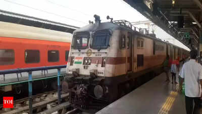 Pinakini express halted after fault in pantograph