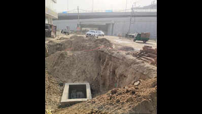 20-foot sewer pit in Gurgaon turns Dwarka eway link into accident hotspot