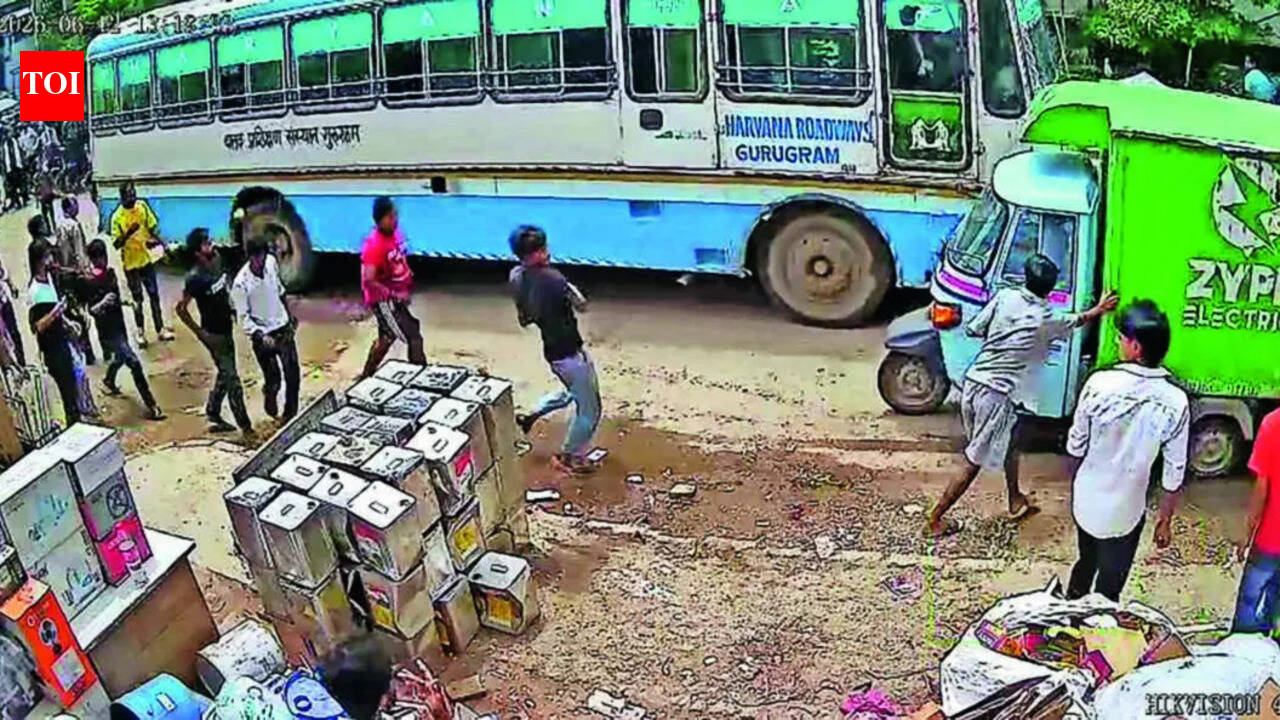 Man injured in roadways bus crash dies, trainee driver still on run
