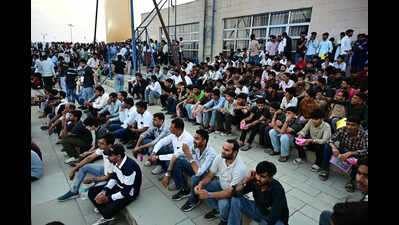 No more papering over leaks: Kota students at Rahul show