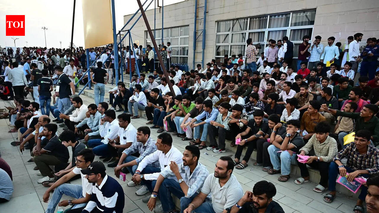 No more papering over leaks: Kota students at Rahul show