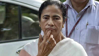 West Bengal govt replaces Mamata Banerjee’s longtime guards, ex-CM rejects new detail