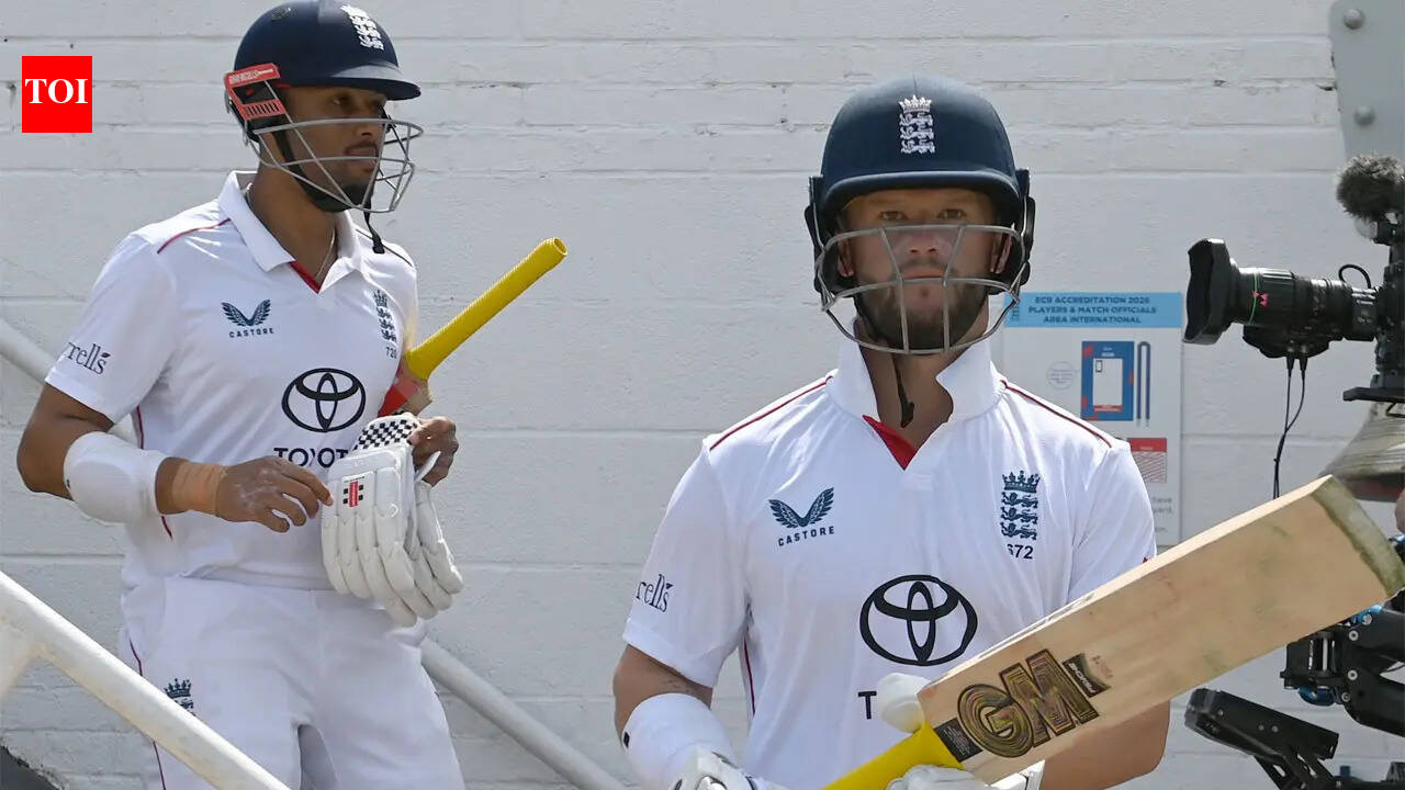 ENG vs NZ Live: Ben Duckett throws wicket away, run out for 38 after mix-up