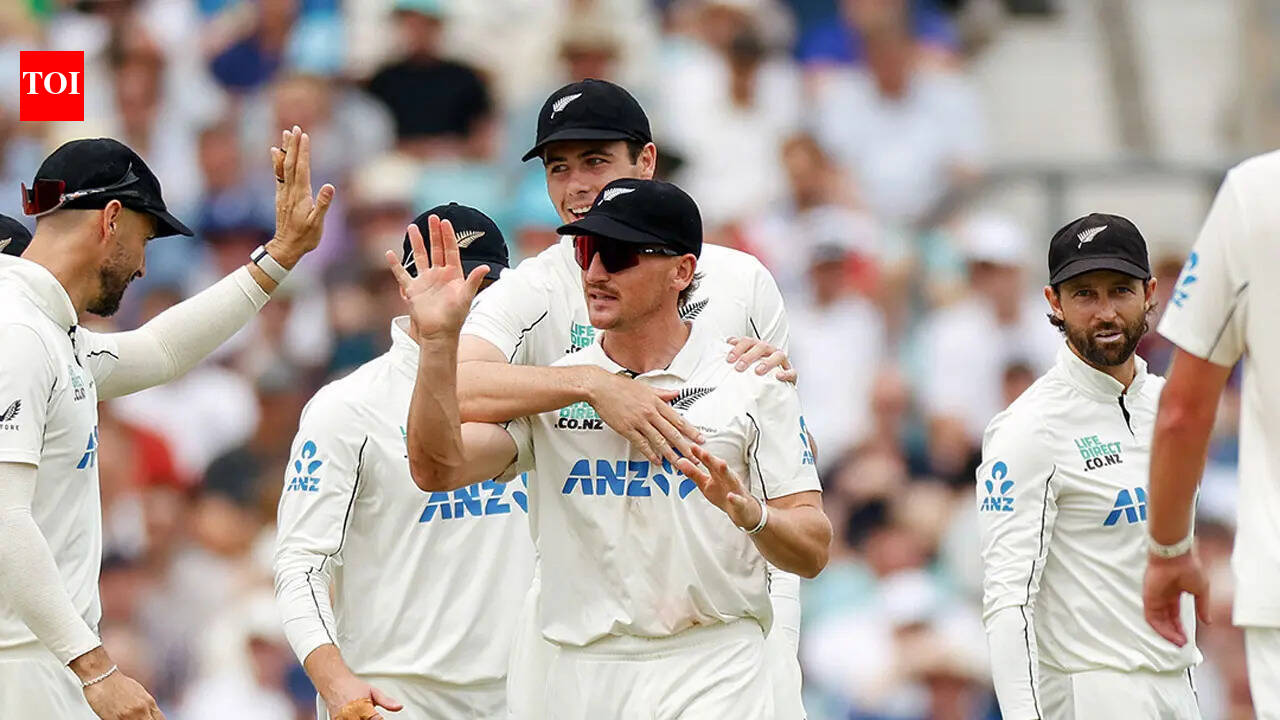 ENG vs NZ Live: Nathan Smith dismisses Jacob Bethell; England 2 down