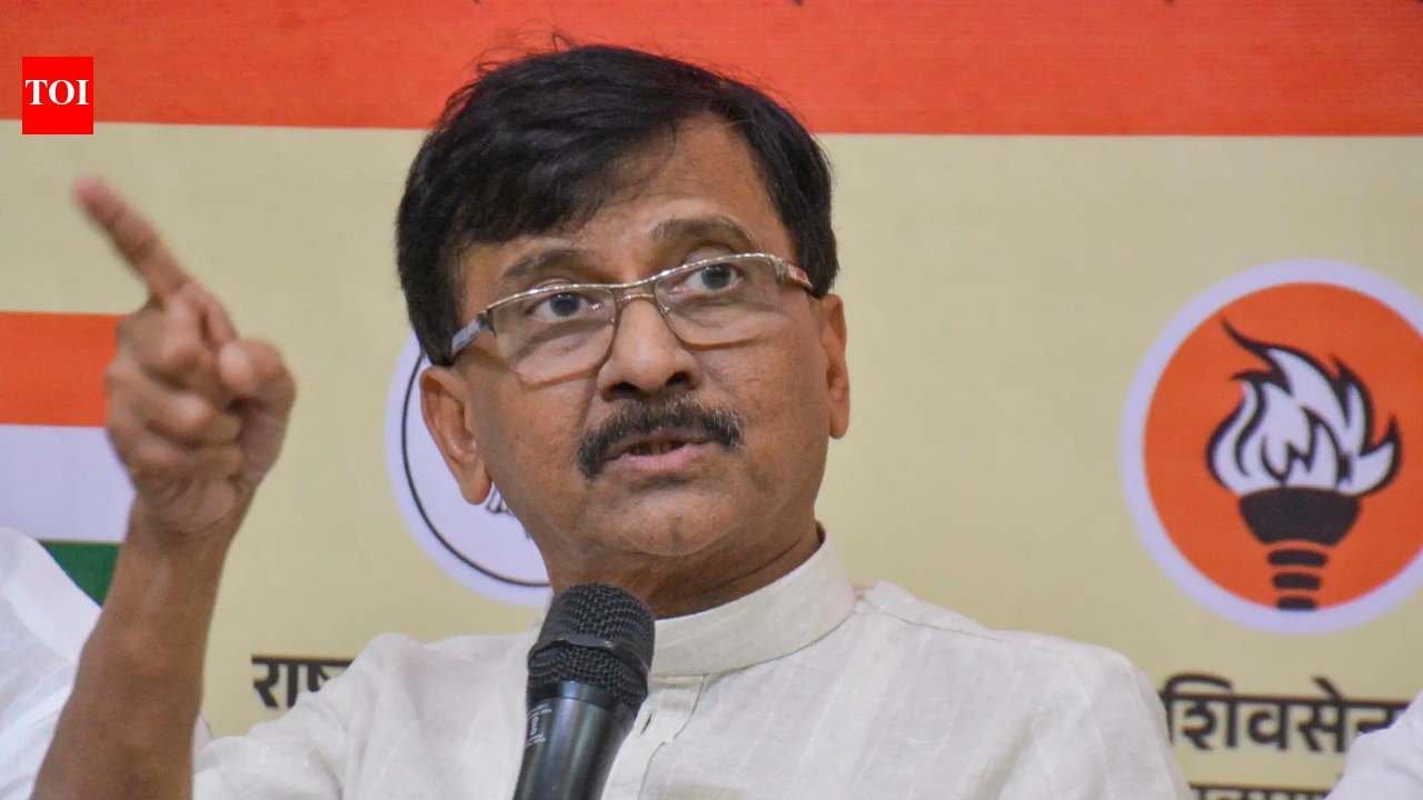 Sanjay Raut does it again: Hurls abuses at rebel MPs who skipped Uddhav's key meeting