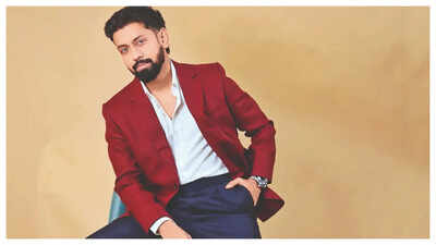 Mitra Gadhvi