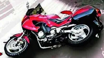 PU student rams sports bike on flyover wall in Bengaluru, dies