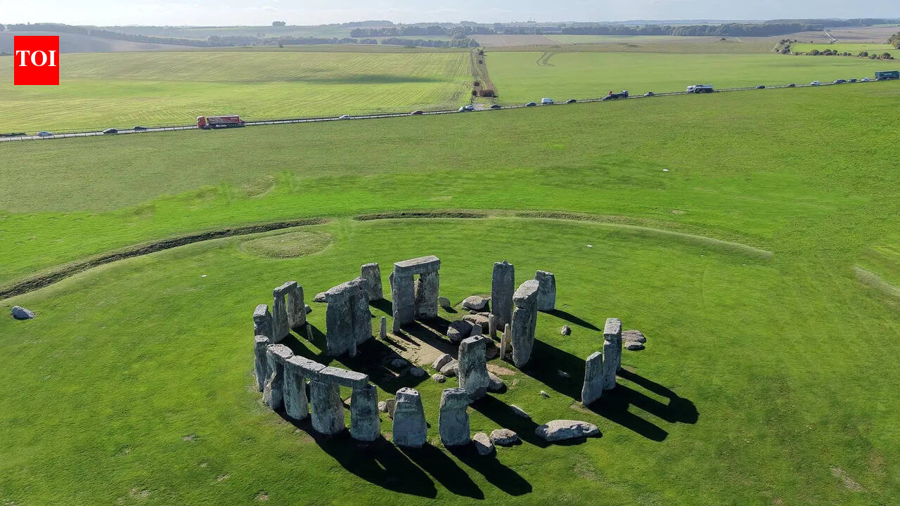 Archaeologists discover 5,000-year-old monument in Wiltshire linked to early Stonehenge traditions