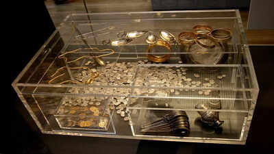 In 1992, Eric Lawes searched a Suffolk field for a lost hammer, and found Britain’s largest Roman treasure