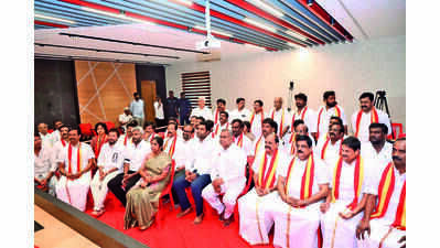Will AIADMK dissidents add heft or flab to TVK?