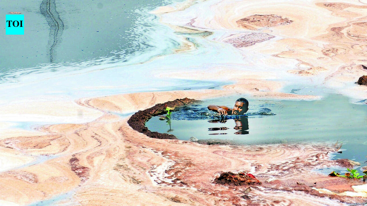 Illegal dyeing units flushing chemical cocktail into Yamuna in Ghaziabad