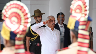 Confrontation to cooperation: TN govt, governor begin assembly session on cordial note