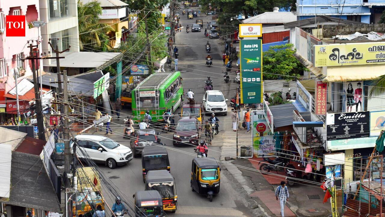 Red tape stalls Thammanam-Pullepady Road project
