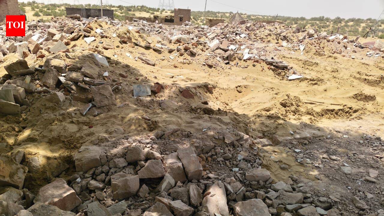 Encroachments on govt land near international border demolished
