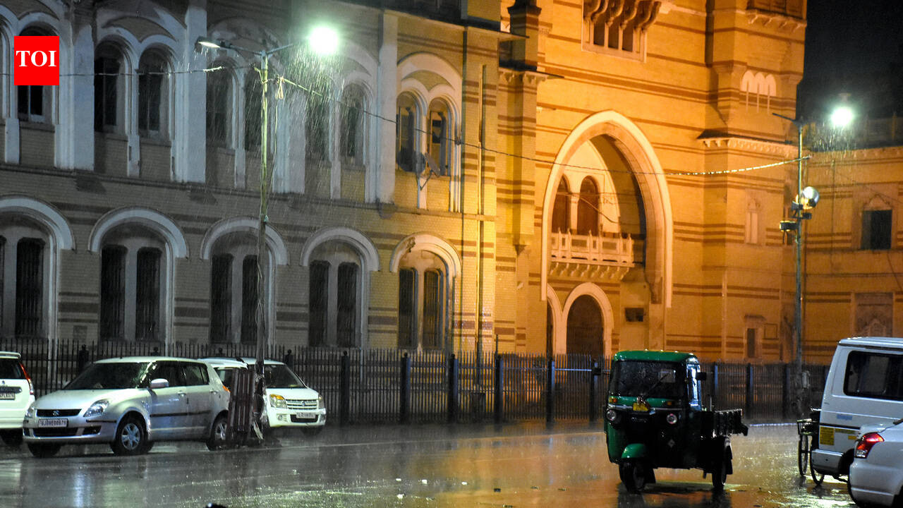 Late-night showers bring relief from heat in Vadodara