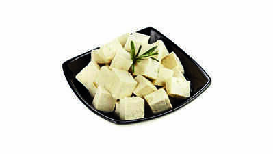 825 kg adulterated paneer seized in city