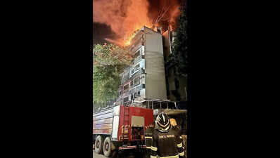 Man dead, wife, 2 firemen injured in Bandra blaze