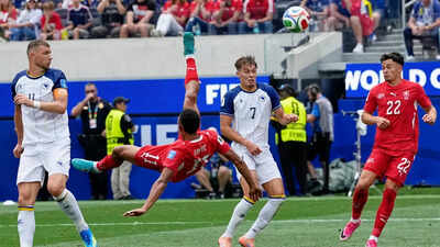  Super-Sub Johan Manzambi scores two as Switzerland decimate 10-man Bosnia 4-1