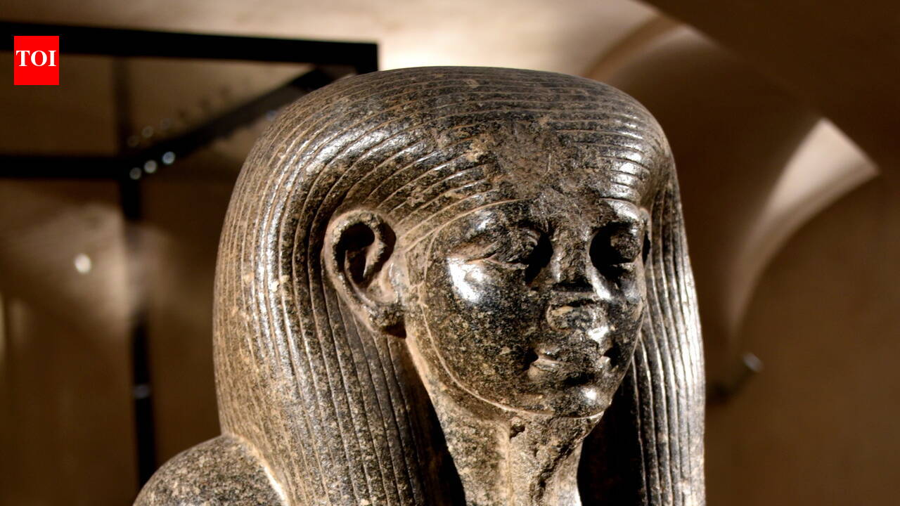 In the 2000s, divers tracing a harbour wall near Alexandria unexpectedly found statues from Heracleion