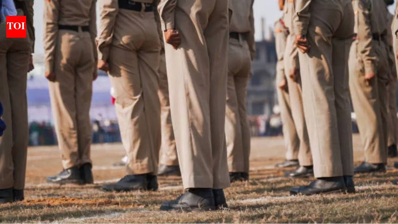 8 police constables booked for using forged freedom fighter dependent documents in UP recruitment