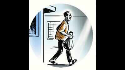 Bengaluru flower vendor turns detective to find who stole his Rs 10,000